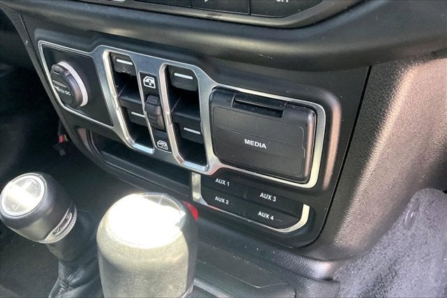 2021 Jeep Wrangler Unlimited Sahara Altitude 4x4