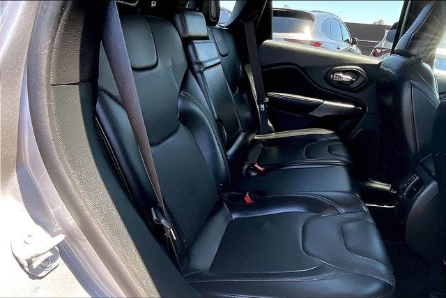 2019 Jeep Cherokee Limited FWD