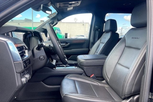 2025 GMC Yukon XL 4WD Denali