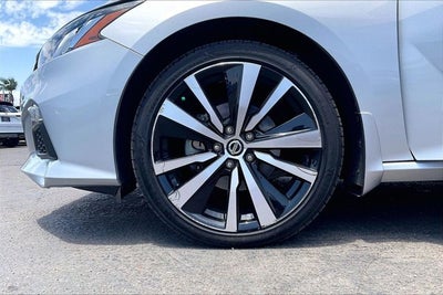 2020 Nissan Altima SR FWD