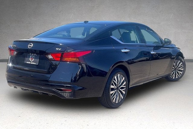2023 Nissan Altima SV FWD