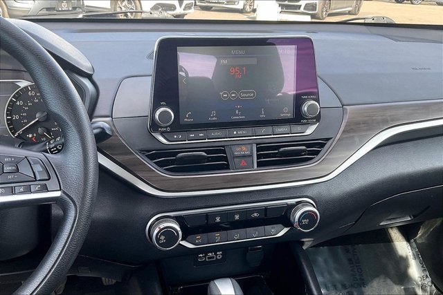 2024 Nissan Altima SV FWD