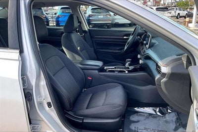 2024 Nissan Altima SV FWD