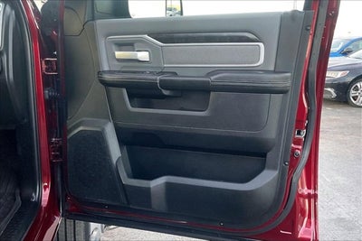 2022 RAM 3500 Big Horn Crew Cab 4x4 8' Box