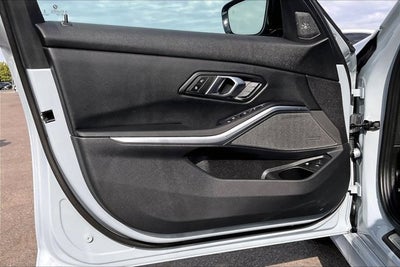 2024 BMW 330e xDrive