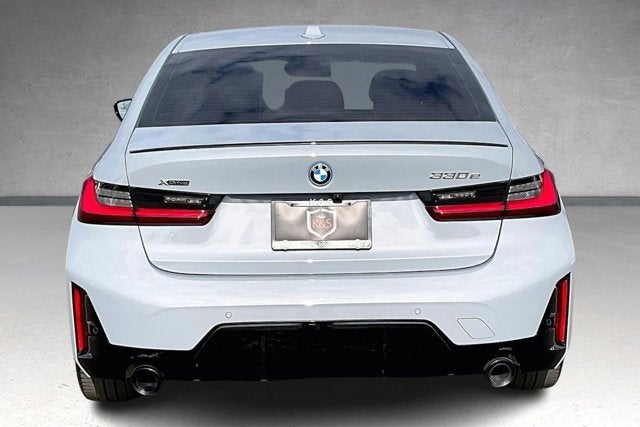 2024 BMW 330e xDrive