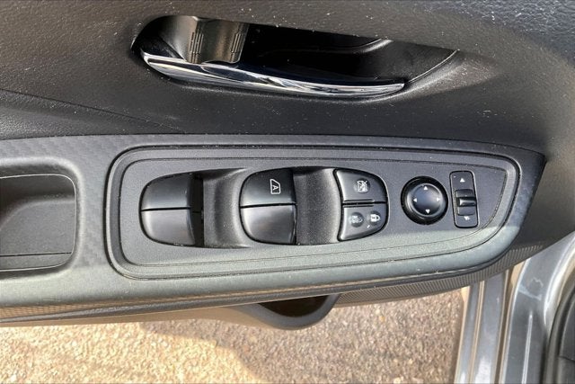 2024 Nissan Versa 1.6 SV