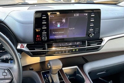 2023 Toyota Sienna LE
