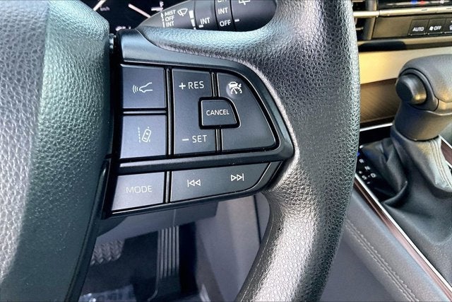 2023 Toyota Sienna LE