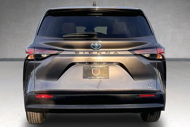 2023 Toyota Sienna LE