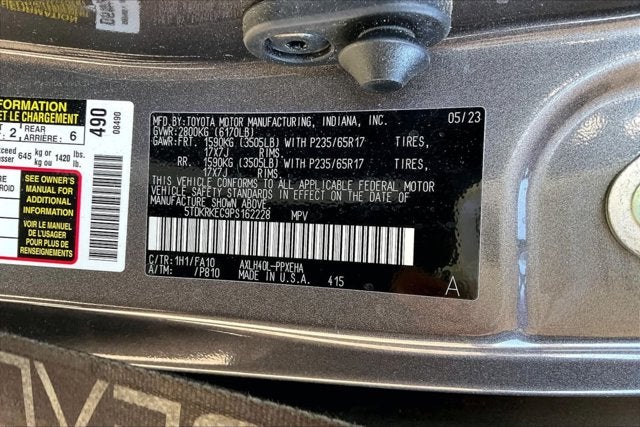 2023 Toyota Sienna LE