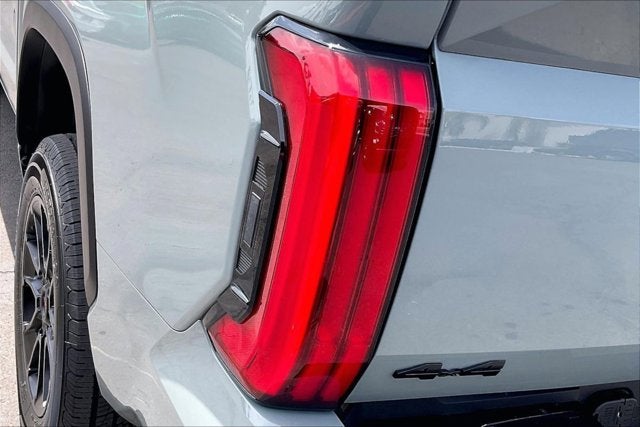 2025 Toyota Tundra Hybrid Limited CrewMax 6.4' Bed