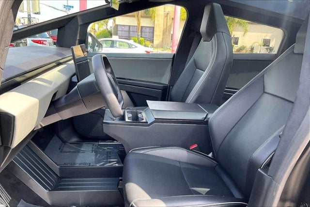 2025 Tesla Cybertruck All-Wheel Drive