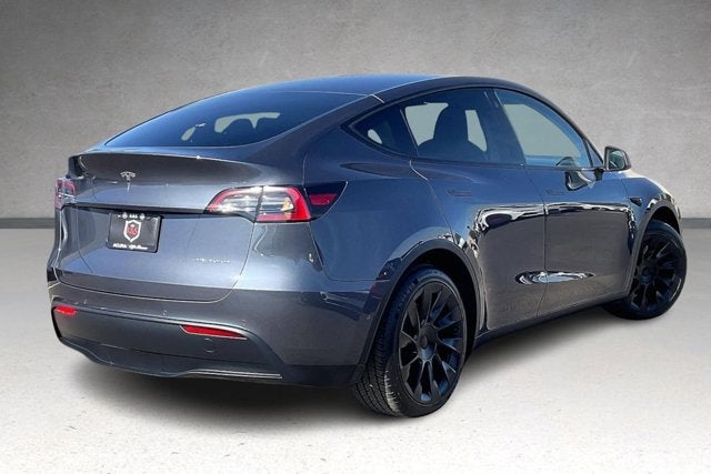 2022 Tesla Model Y Long Range Dual Motor All-Wheel Drive