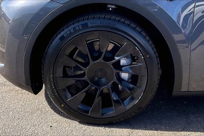 2022 Tesla Model Y Long Range Dual Motor All-Wheel Drive