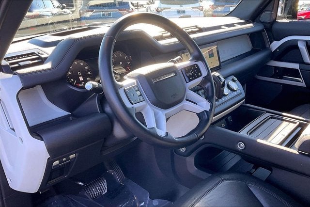 2024 Land Rover Defender 110 P400 X-Dynamic SE