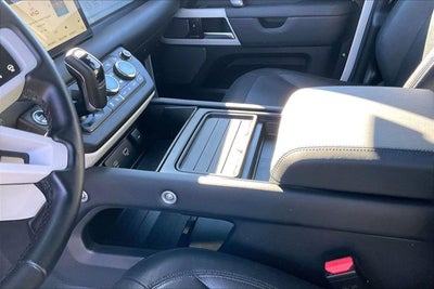 2024 Land Rover Defender 110 P400 X-Dynamic SE