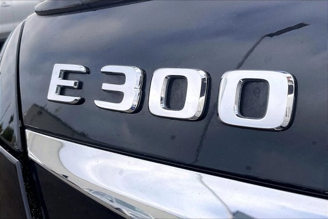2017 Mercedes-Benz E 300 RWD Sedan
