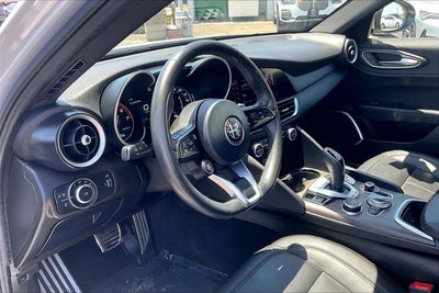 2022 Alfa Romeo Giulia Ti RWD