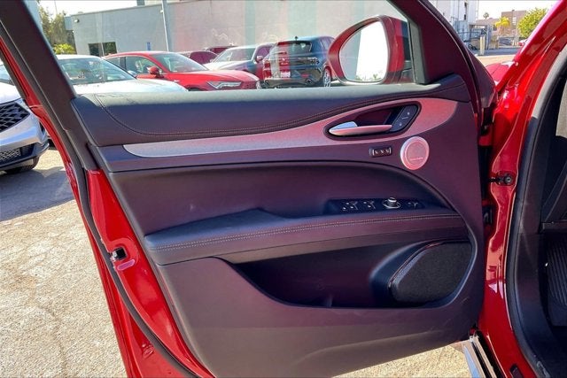 2025 Alfa Romeo Stelvio Sprint AWD