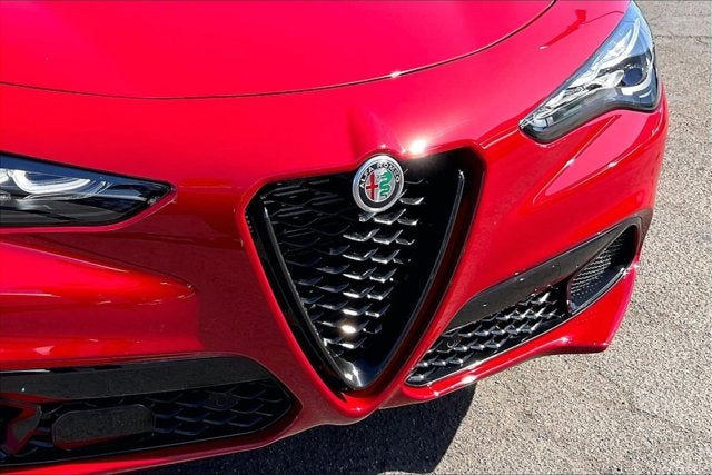 2025 Alfa Romeo Stelvio Sprint AWD